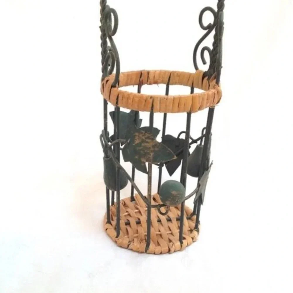 Rattan Metal Wine Bottle Holder Basket Vine Leaves Decor Present Gift Summer